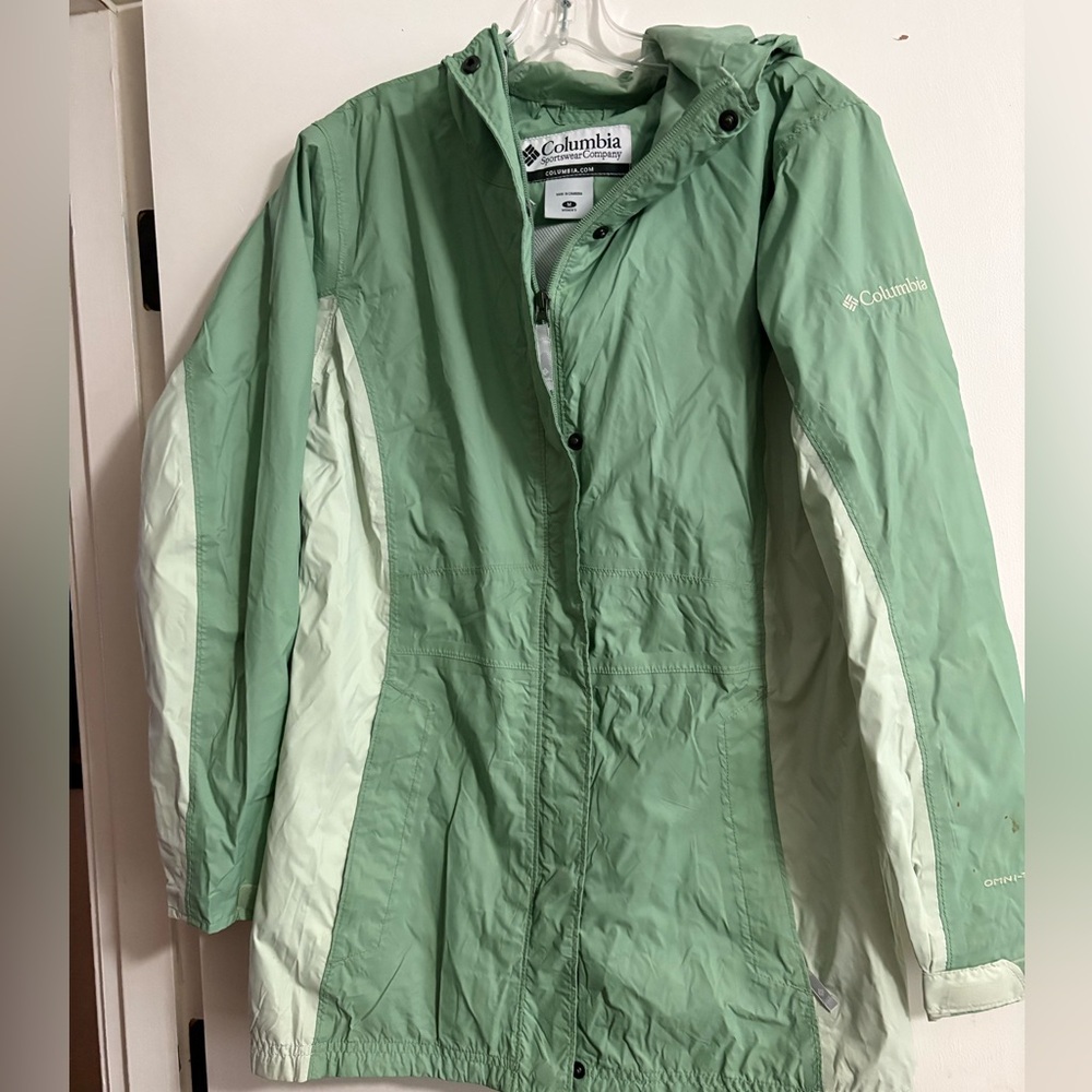 Columbia || Light‎ Green Zip-up Hooded Jacket 🏞
